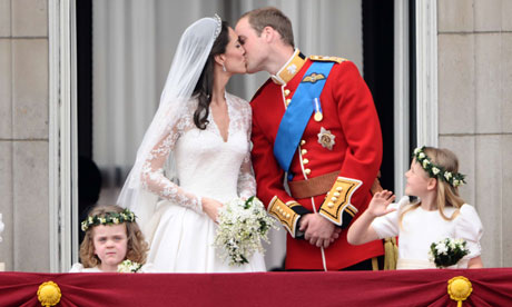 Royal Wedding: Prince William and Kate, Duchess of Cambridge kiss on the balcony