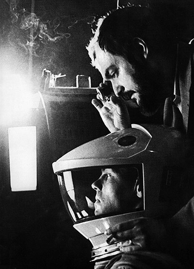 Elstree: Stanley Kubrick filming '2001: A Space Odyssey'
