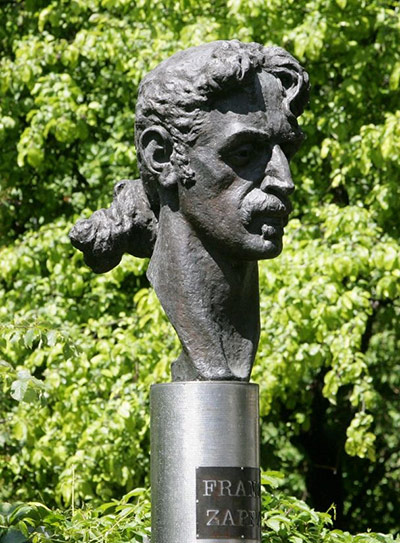 Statues: Frank Zappa statue
