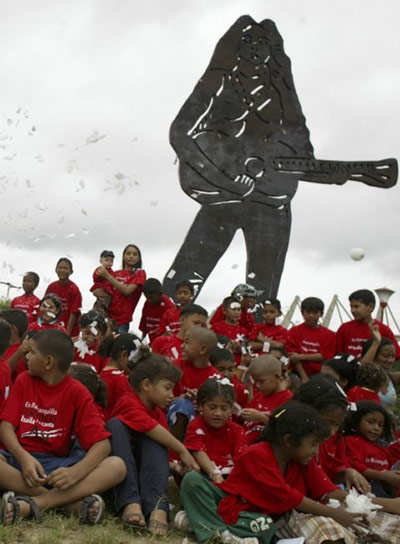 Statues: Shakira statue in Columbia