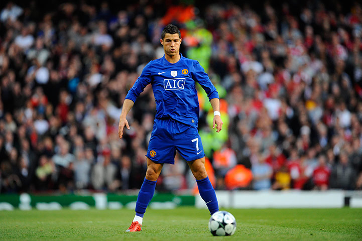 Champions League-English: Ronaldo breathes in before scoring from a free-kick against Arsenal