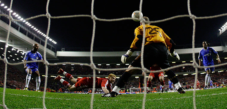 Champions League-English: Liverpool's Riise heads the ball past Reina to score an own goal