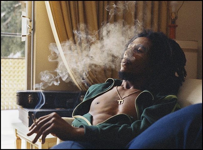 Marley: Bob Marley smoking