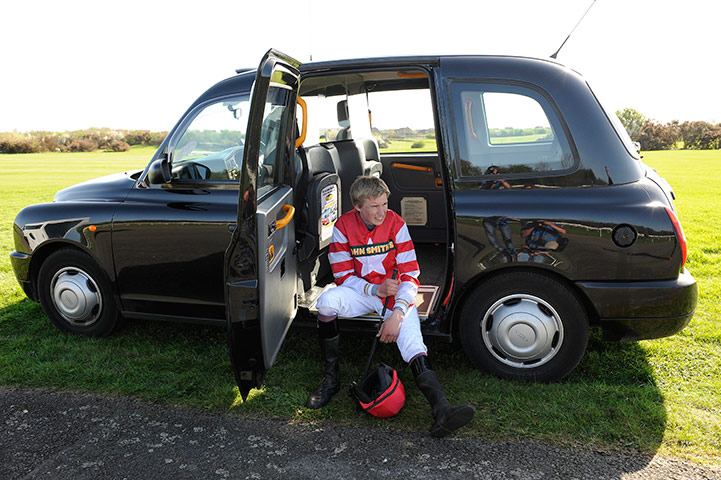 Aintree day two: Alfa beat 7