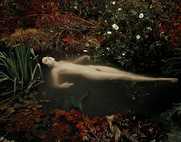 Nadav Kander: Erin O’Connor as Millais’s Ophelia, 2004