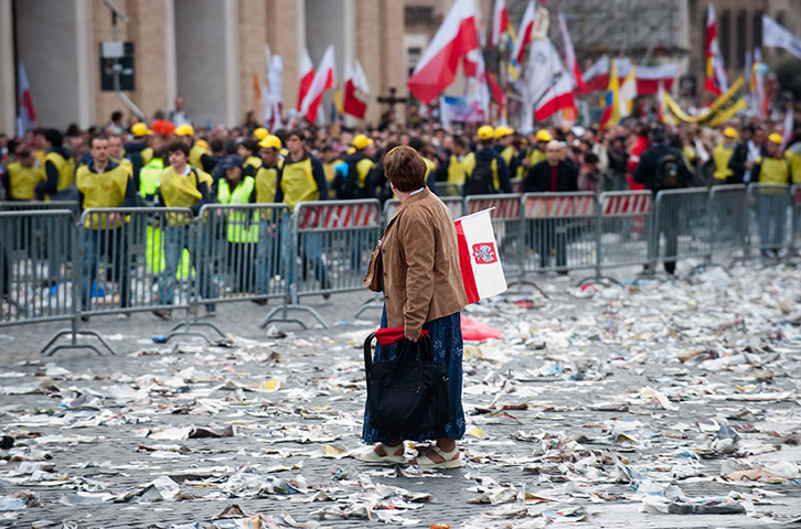 Beatification: Volunteers hold back the crowds of pilgrims