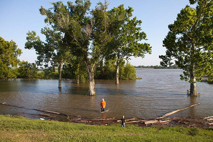 Memphis floods: USA - Mississippi River - Bonnet Carre Spillway