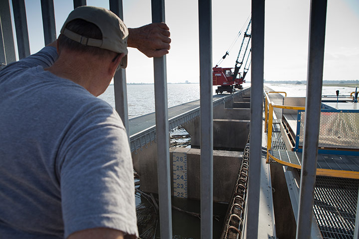 Memphis floods: USA - Mississippi River - Bonnet Carre Spillway