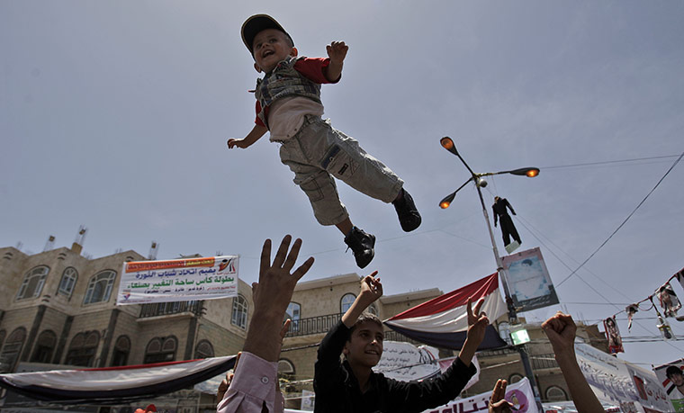 24 hours in pictures: anti-government protestors in yemen