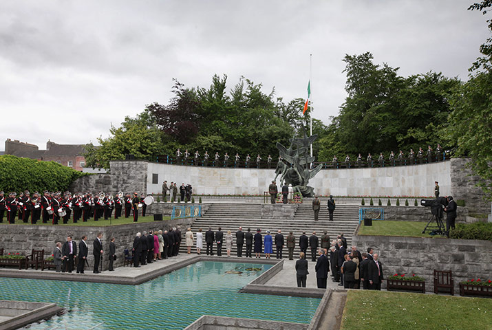 Queen in Ireland : Queen in Ireland 