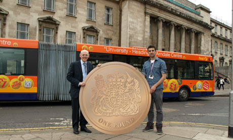 leeds student bus