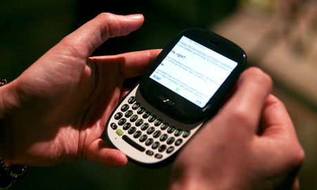 Microsoft Unveils Kin One mobile phone