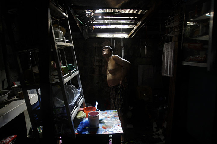 24 hours in pictures: fire in Manila, Philippines