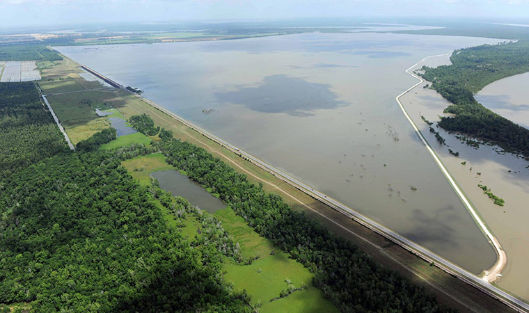 Mississippi floods: Mississippi River continues to flood property and farms