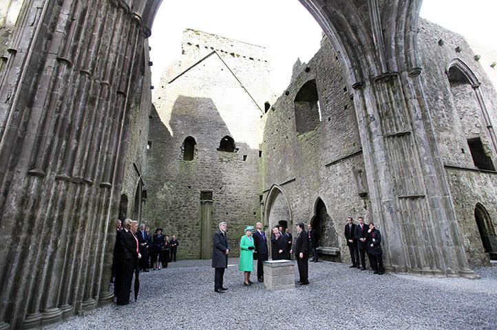 The Queen visits Ireland: The nave of the Cathedral 