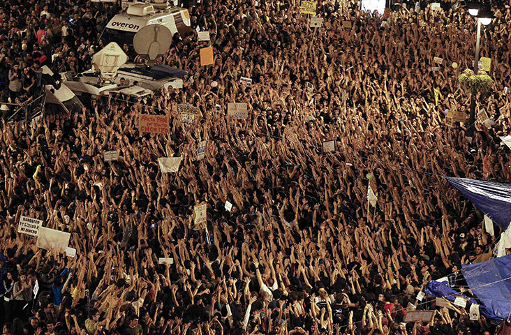 Madrid protests saturday: Demonstrators fill up Madrid's Puerta del Sol during sixth day of protests