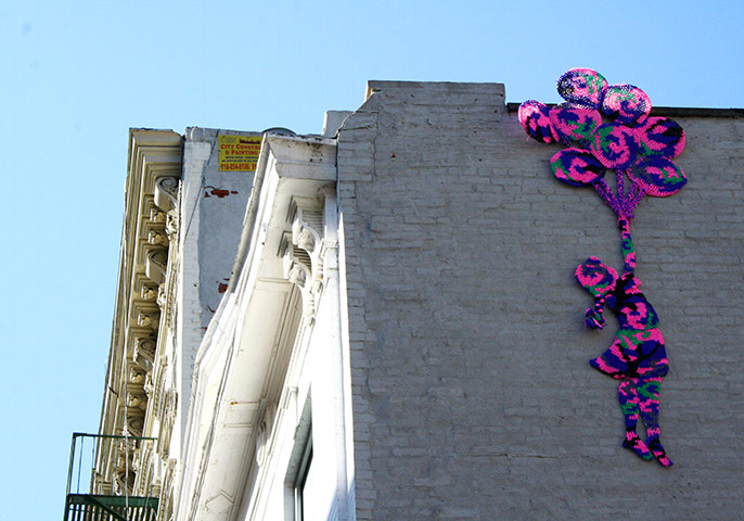 Olek: Girl with balloons