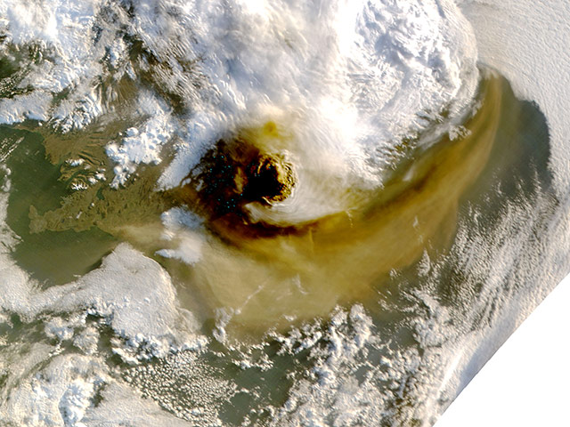 Grimsvotn volcano: A satellite image of the plume of dense ash from the Grimsvotn volcano