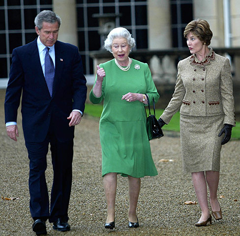 First ladies fashion: 2003: George W. Bush and Laura Bush walk with Queen Elizabeth