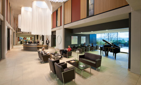 The lobby reception at Circle Bath