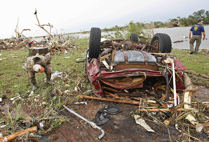 Tornadoes in US: Search and rescue crew looks for missing children in Falcon Lake