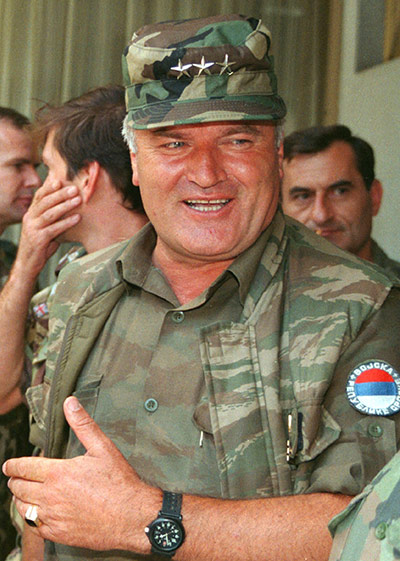 PHOTO GALLERY - Ratko Mladic: into the hands of the former Bosnian-Serbian army chief! 27-August-1994-Mladic-in--004
