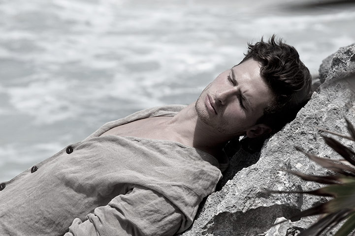 Mexico fashion: Metal and linen cardigan