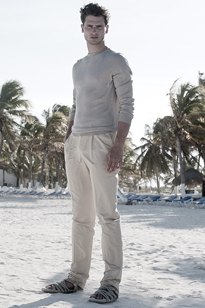 Mexico fashion: Model standing on beach