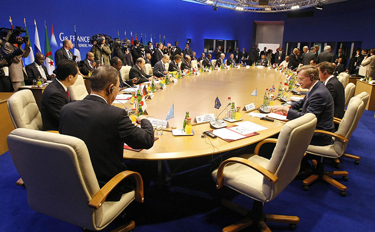 G8 Summit 2011: Around table meeting between G8 members and African countries