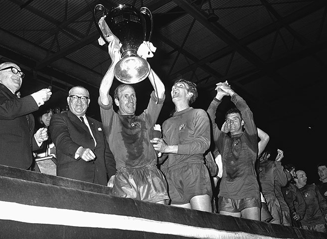 Wembley European Finals: Bobby Charlton lifts the European Cup in 1968