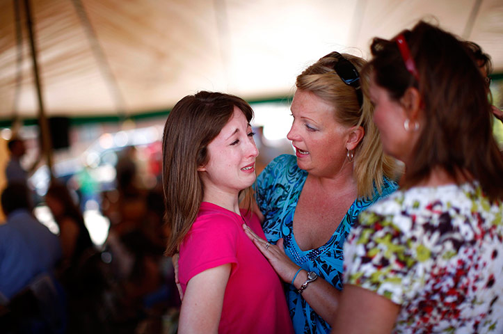 Obama in Joplin: People arrive for a church service  in Joplin