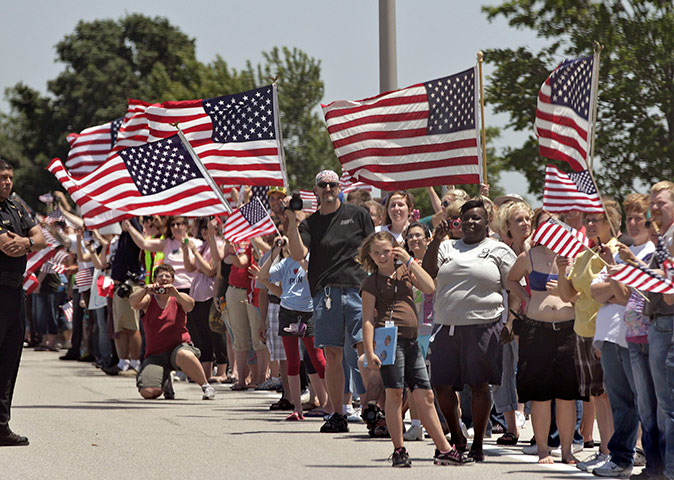 Obama in Joplin: Residents greet Barack Obama as he arrives in Joplin
