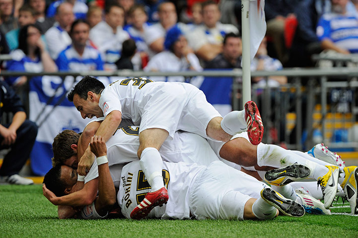 Swansea City v Reading: Sinclair goal 3