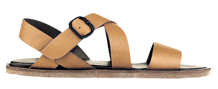 Men's holiday fashion: Camber sandals