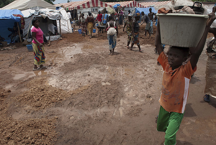 Ivory coast: Displaced families living without shelter 