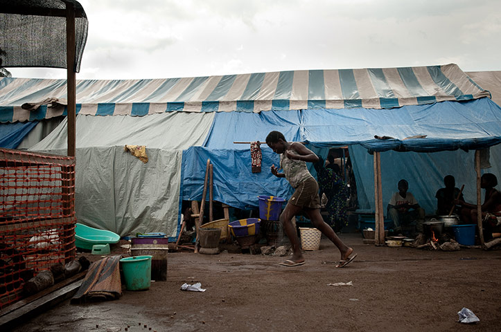 Ivory coast: Displaced families living without shelter 