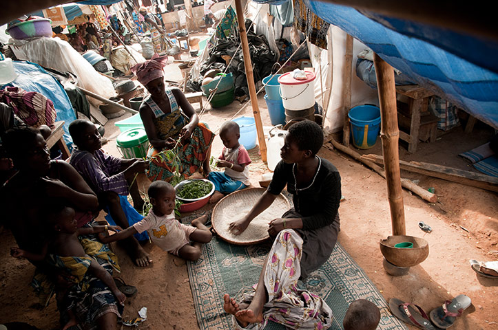 Ivory coast: Displaced families living without shelter 