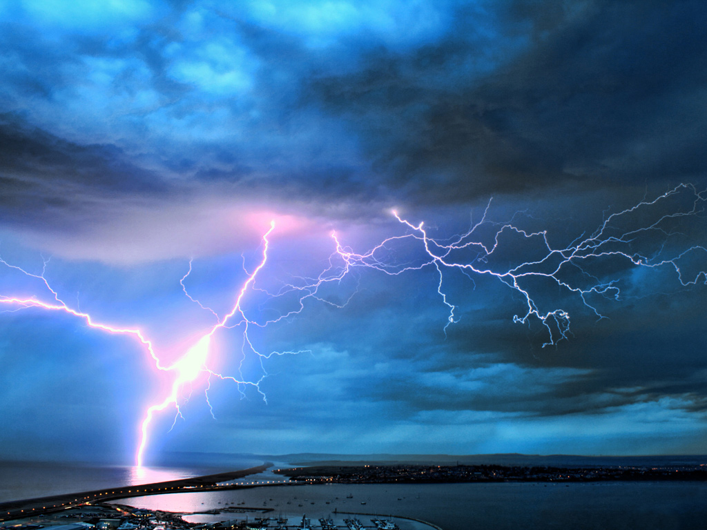 Lightning-over-Dorsets-ju-002.jpg