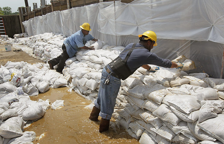 Memphis floods: Ohio And Mississippi Rivers Cause Severe Flooding