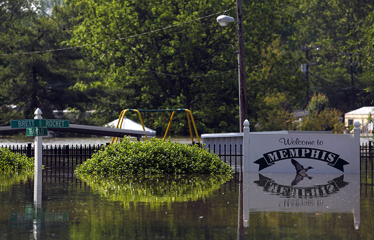 Memphis floods: submerged mobile home park as floodwaters