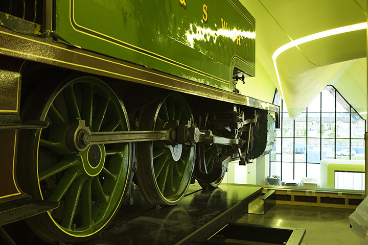 Riverside Museum Glasgow : A steam locomotive