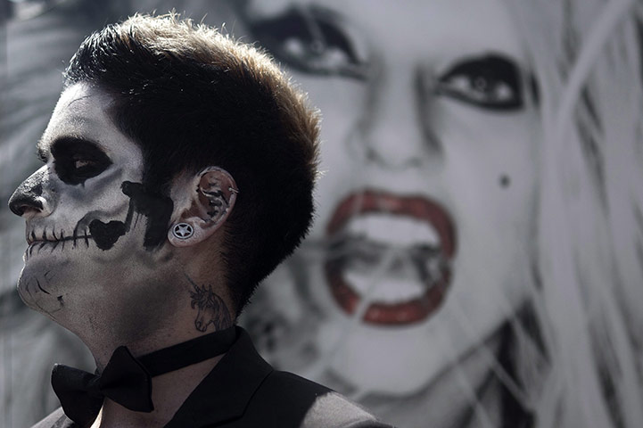 Gay Pride in Tel Aviv: A man wears a skull make-up at Gay Pride