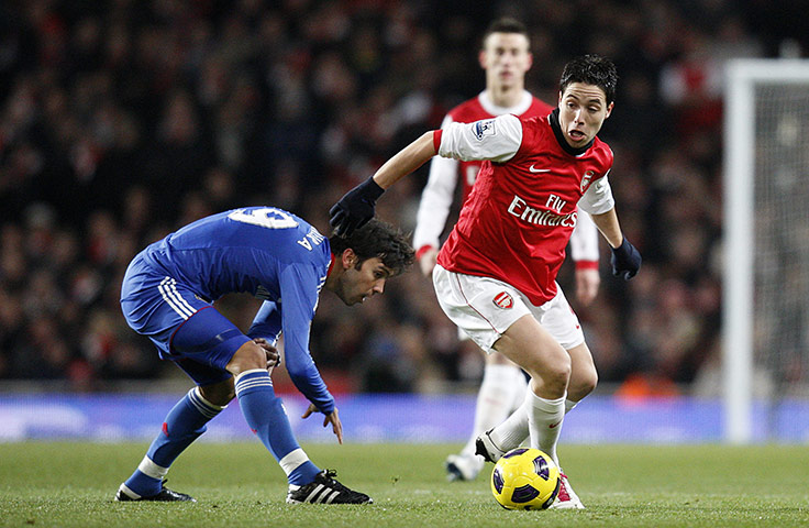 Unwanted players transfer: Arsenal's Samir Nasri goes past Chelsea's Paulo Ferreira