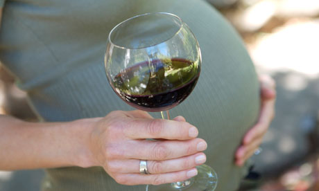 Alcohol pregnant women drinks firm midwives