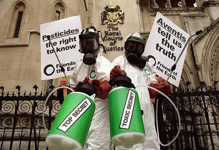 Friends of the Earth: Aventis/ Friends of the Earth protest