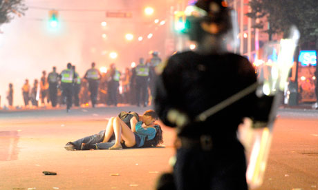 Vancouver kiss couple were knocked down by riot police | World news ...