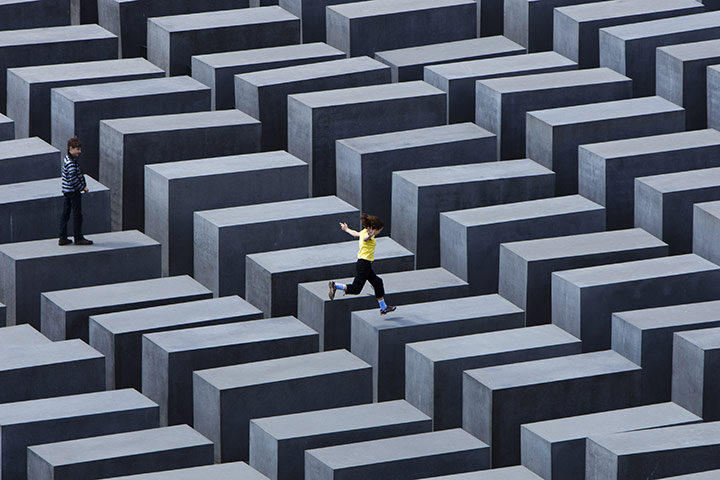 24 hours in pictures: Holocaust Memorial