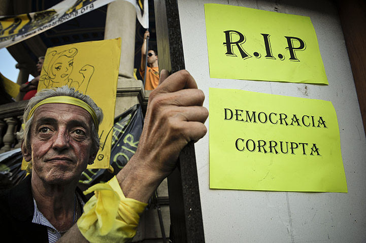 24 hours: Pamplona, Spain: People protest during a rally 