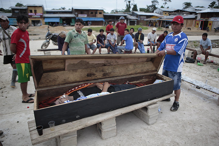 Peru: illegal gold mining 