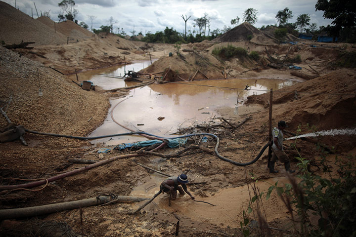 Peru: illegal gold mining 